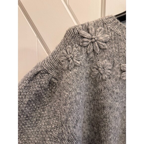 NWT Free Assembly Heather Gray Embroidered Flower Balloon Sleeve Sweater Size M - Picture 2 of 8